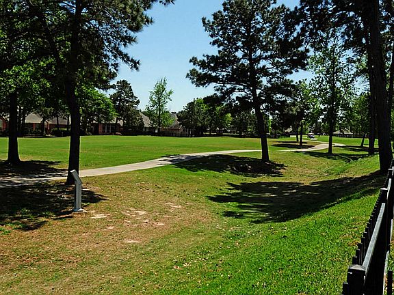 5th image of 25443 Vinechase Dr