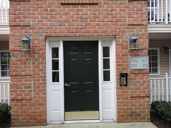 2nd image of 105 Roseland Ave Unit 901