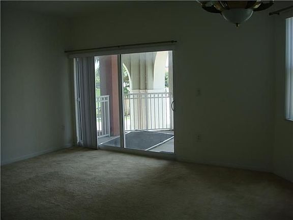 5th image of 10902 NW 83rd St APT 206