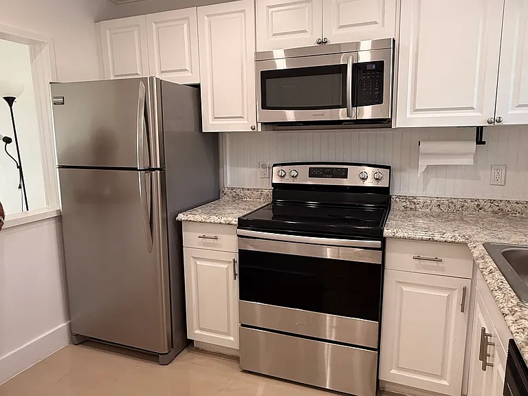 1630 Embassy Dr #105 — Photo 2