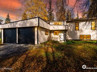 909 Bench Ct, Anchorage, AK 99504