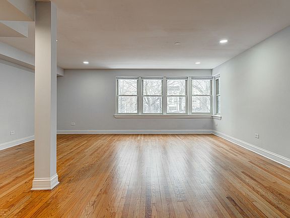 2nd image of 4938 S King Dr APT 1