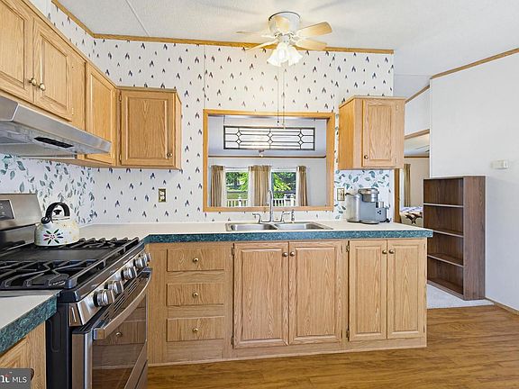 4th image of 315 Lewis Rd