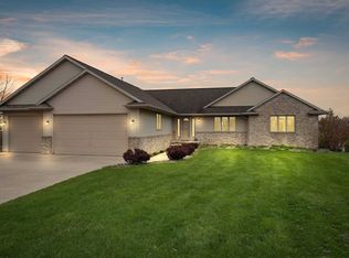 N508 Nottingham Ct, SHERWOOD, WI 54169