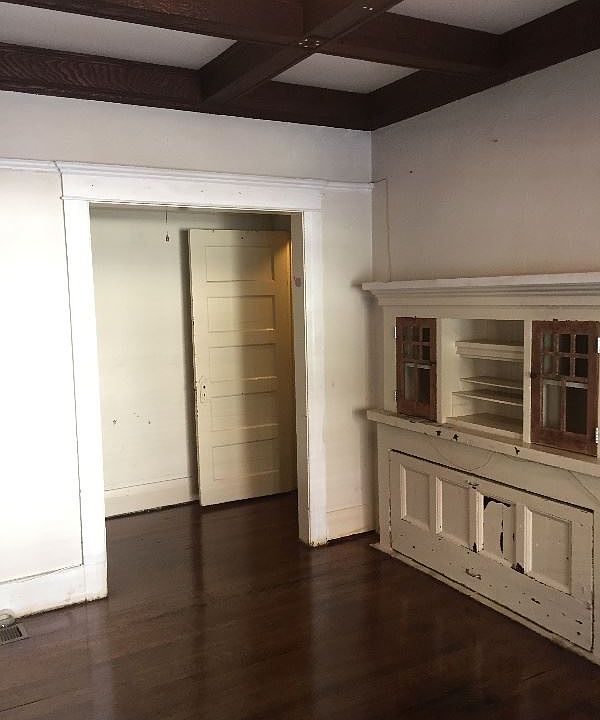 1st image of 1326 W Court St