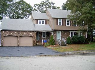 28 Huckleberry Ln, Randolph, MA 02368