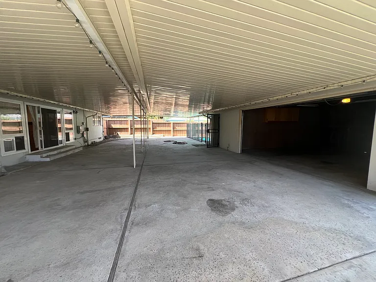 2424 Cedar St — Photo 8