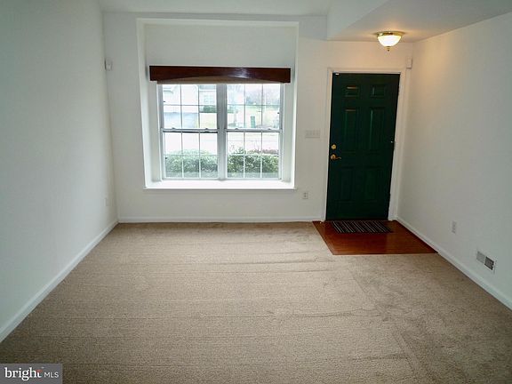 4th image of 615 Kendall Dr