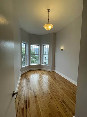 Rented by Greenrock Management | media 35