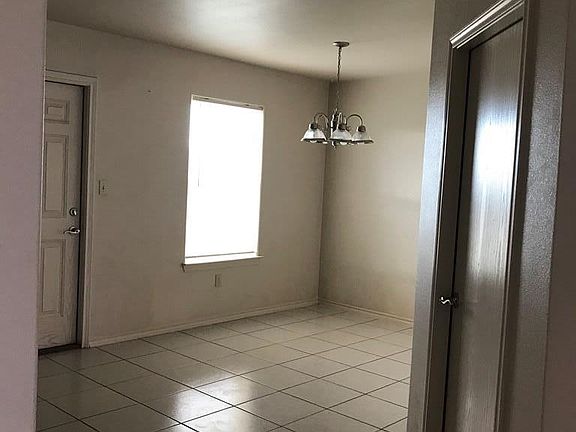 3rd image of 4196 Sabine Ave #27