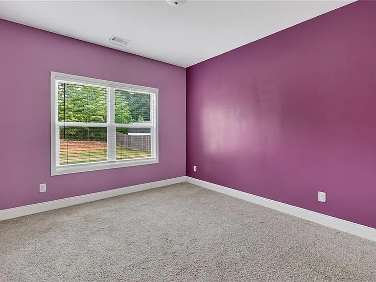 80 Whitley Ct — Photo 16