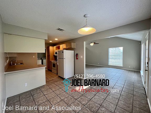 4th image of 126 Crest Dr