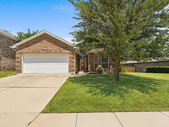 2nd image of 2329 Moccassin Ln