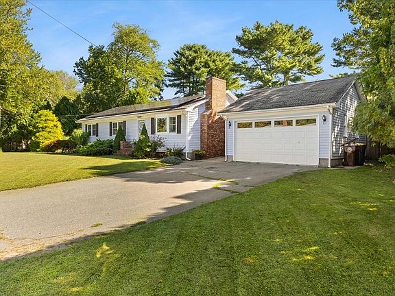 4th image of 16 Green Meadow Dr