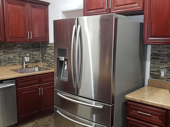 4th image of 4225 Boyd Ave