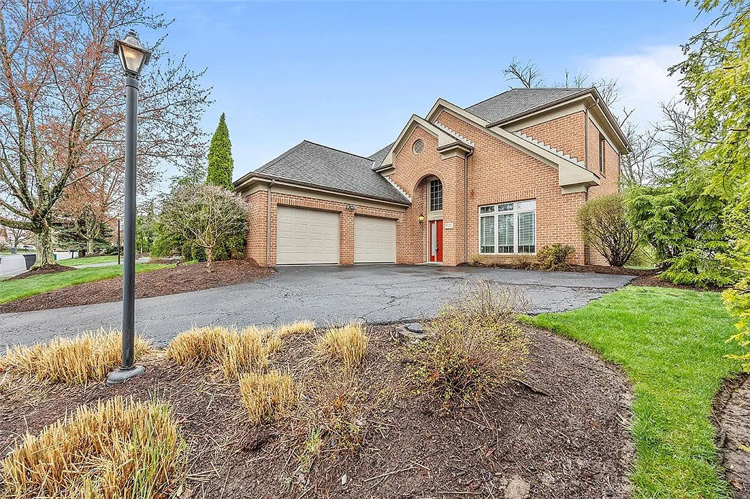 3070 Annandale Dr photo 1