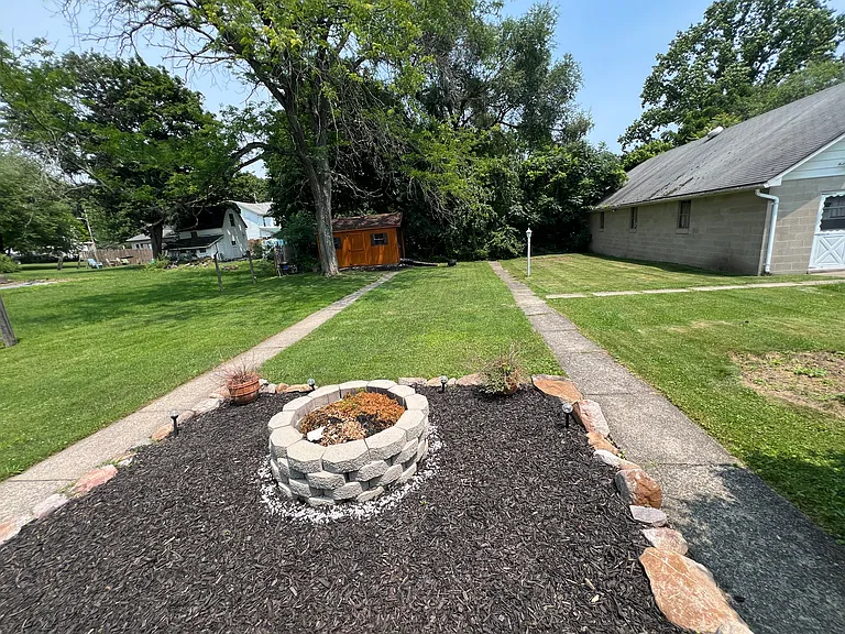 136 Sanders Rd — Photo 35
