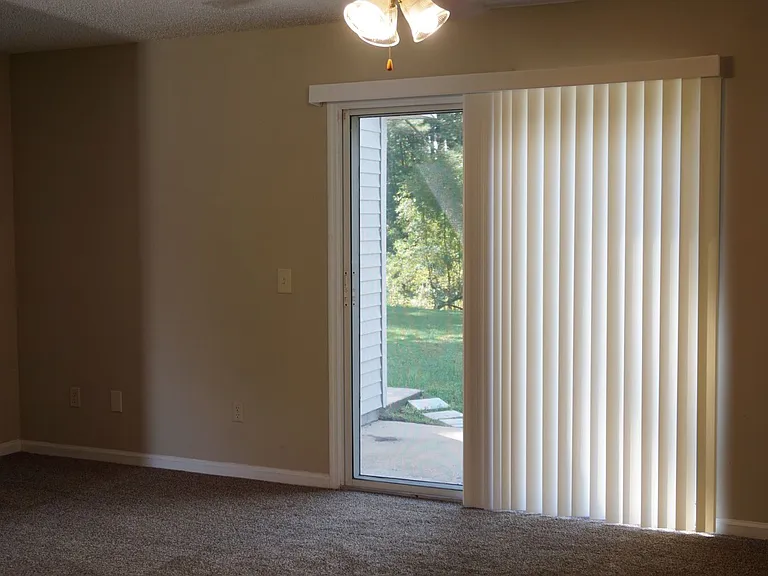 5562 Bennington Dr — Photo 6