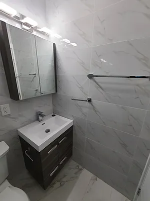 Rented by Bouklis Group | media 9