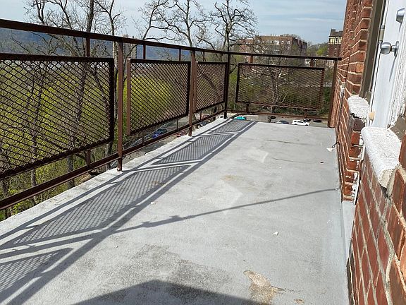 2nd image of 300 N Broadway #5