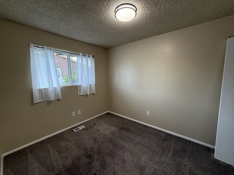 8142 S Pioneer St #1 — Photo 8