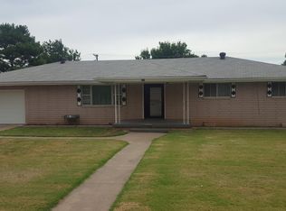 204 SE 2nd St, Tuttle, OK 73089