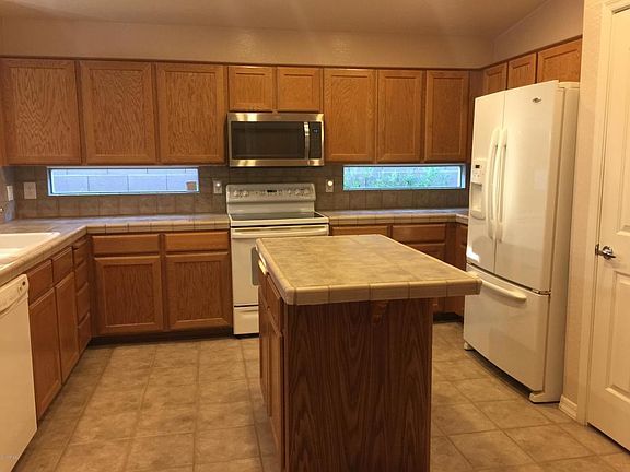 5th image of 19410 N 110th Ln