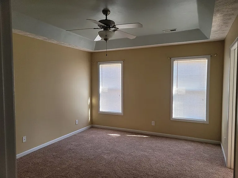 5625 Thackeray Dr — Photo 6