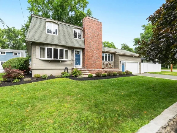 1 Lobao Dr, Danvers, MA 01923