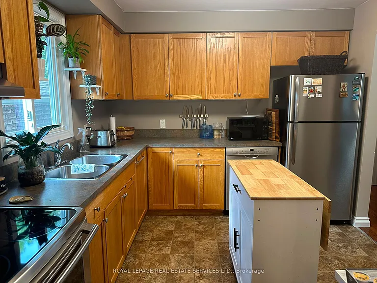 172 Queen St #UPPER — Photo 8