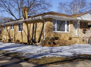 4846 W 97th St, Hickory Hills, IL 60453