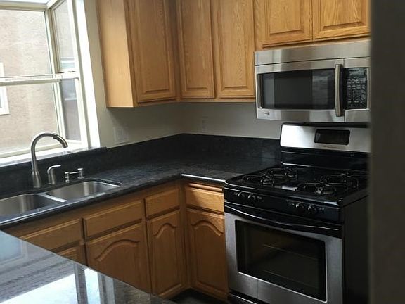 3rd image of 17952 River Cir APT 2