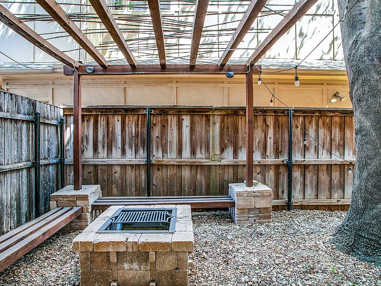 3824 Brown St #B — Photo 22