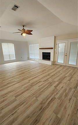5th image of 812 N Lake Verret Ct