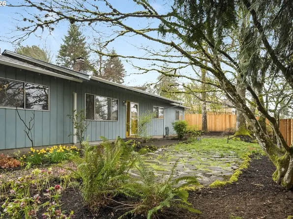 6420 Caldwell Rd, Gladstone, OR 97027