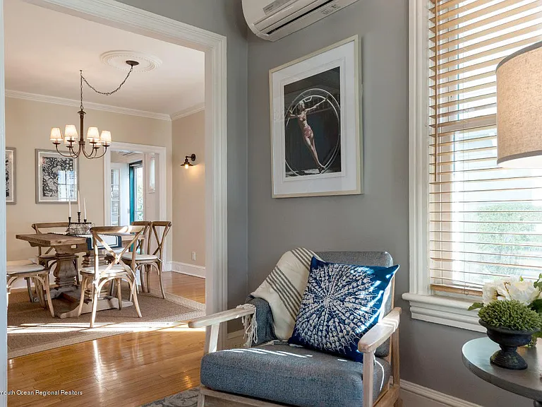 21 Surf Ave — Photo 5