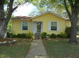 2701 Handley Dr, Fort Worth, TX 76112