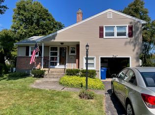 53 Arrowbrook Rd, Windsor, CT 06095