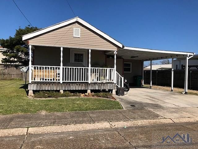 1st image of 329 Aucoin St
