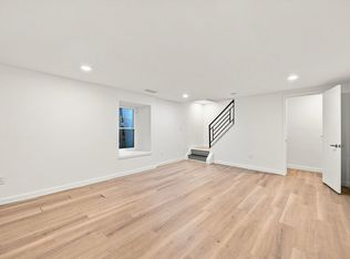 400 N Front St #E, Philadelphia, PA 19123