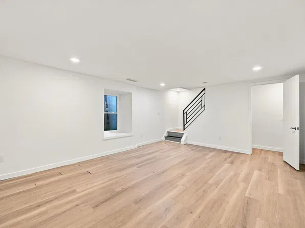 400 N Front St #E, Philadelphia, PA 19123