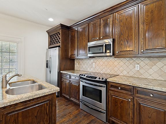 3rd image of 1910 Hope St Unit 5