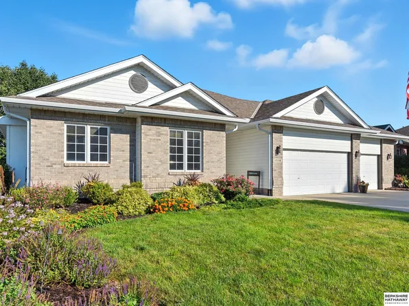 17158 Franklin Dr, Omaha, NE 68118