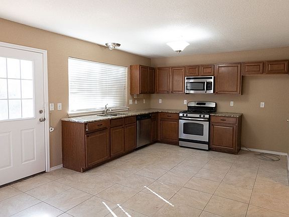3rd image of 8234 Dawnwood Dr