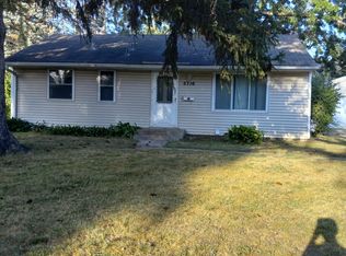 5716 Pennsylvania Ave N, Crystal, MN 55428