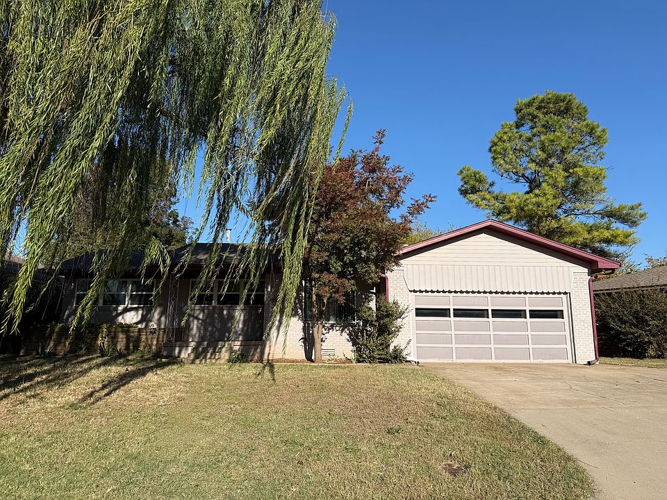 1st image of 9641 Village Dr