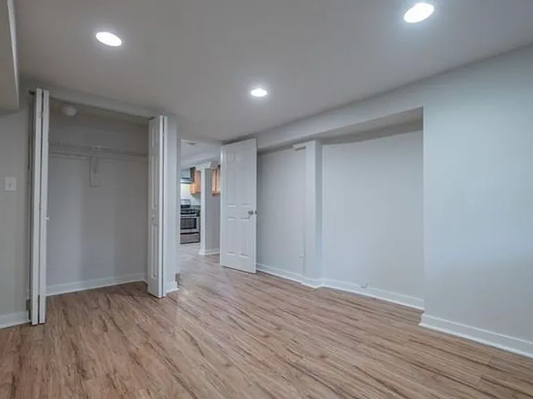 2438 W Wilson Ave #G — Photo 9