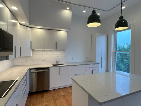 204 W Washington St #3A