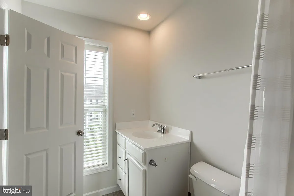 Building Photo - 122 Morefield Way