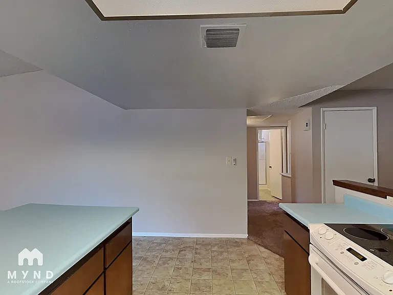 4250 E Kiowa St — Photo 11